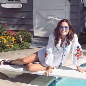 Meet your Posher, Caitrin